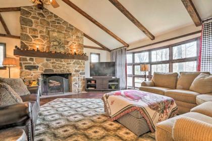 Macungie Cabin with Fireplace Near Bear Creek Skiing! - image 7