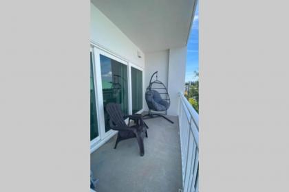 One block from beach Brand NEW 3bed 3bath Condo in Madeira Del Mar - image 9