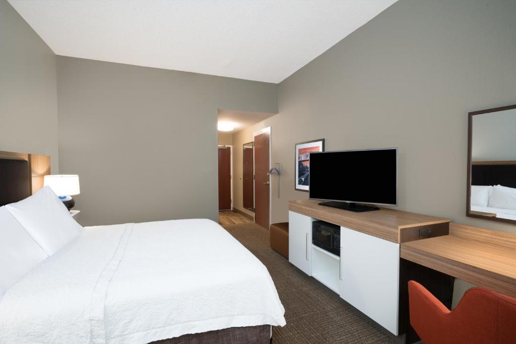 Hampton Inn Huntsville-Madison - image 7