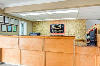 Econo Lodge Madison - image 11