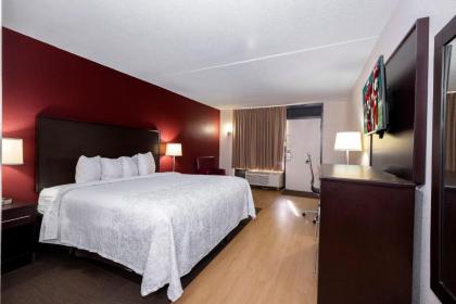 Red Roof Inn PLUS+ Huntsville – Madison - image 9