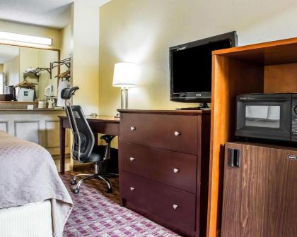 Quality Inn Madison - image 14