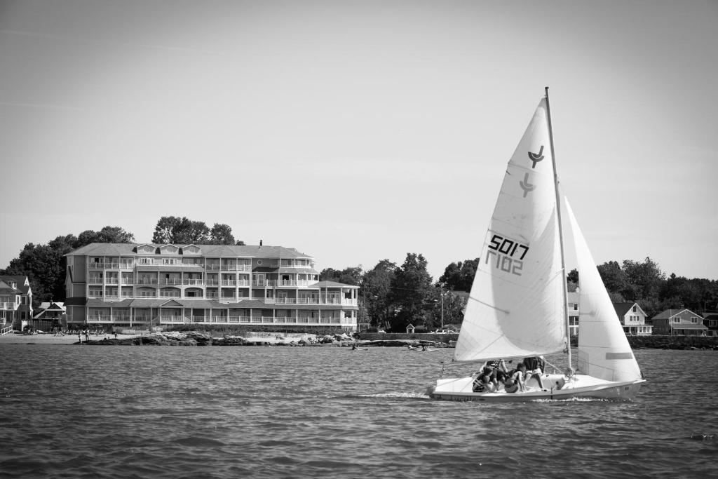 Madison Beach Hotel Curio Collection by Hilton - image 3