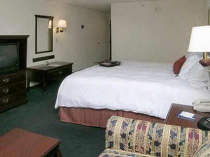 Hampton Inn Madison - image 18