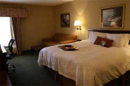 Hampton Inn Madison - image 19