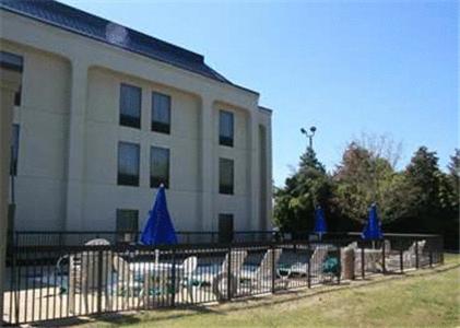 Hampton Inn Madison - image 7