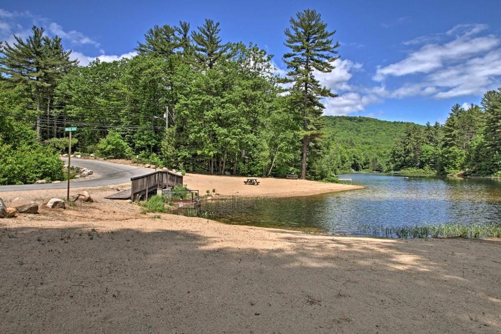 Conway Area Chalet with Mountain Views and Fire Pit! - image 2