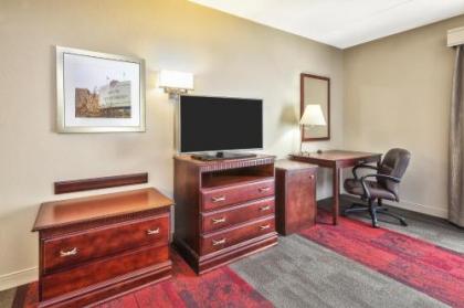 Hampton Inn & Suites Madison - West - image 3