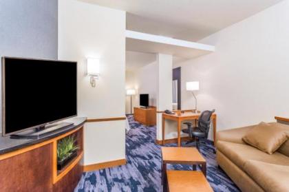 Fairfield Inn and Suites by Marriott Madison East - image 5