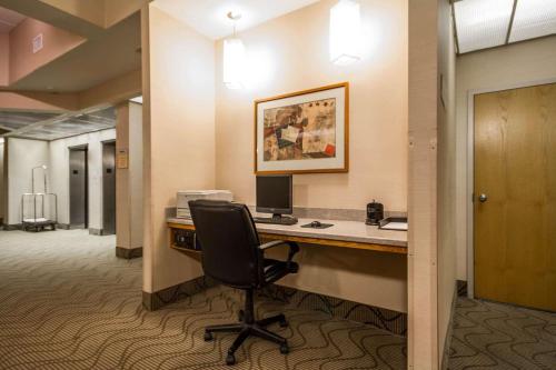 Comfort Inn & Suites Madison - Airport - image 5