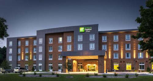 Holiday Inn Express and Suites Madison Central an IHG Hotel - main image