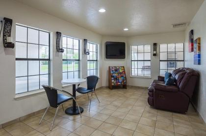 Motel 6-Madisonville TX - image 14