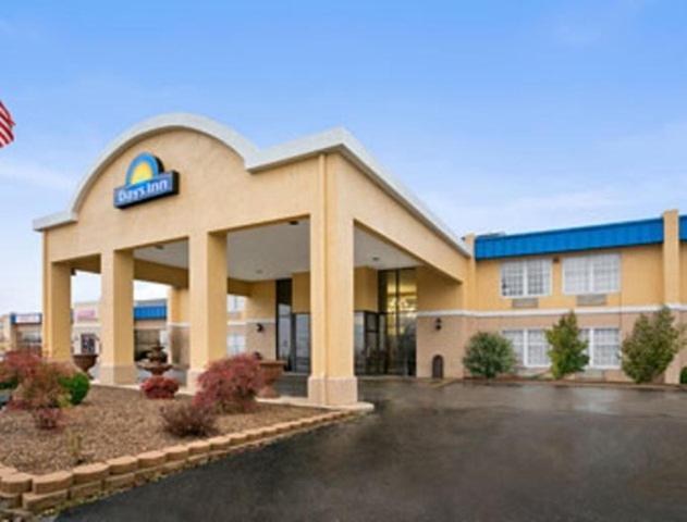 Days Inn by Wyndham Madisonville - main image