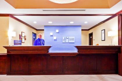 Holiday Inn Express Hotel & Suites-Magee - image 3