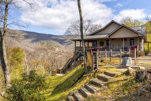 Maggie Valley Home with Mtn Views and Screened Porch! - main image