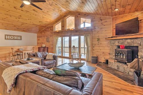 Maggie Valley Home with Mtn Views and Screened Porch! - image 4