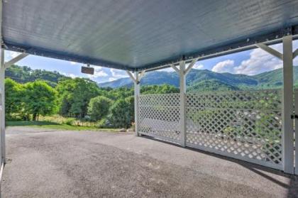 Maggie Valley House with Mtn Views - 1 Mi to DT - image 2