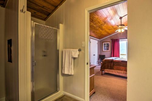 Maggie Valley Home with Blue Ridge Mtn View and Hot Tub - image 3