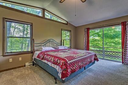 Mountain-View Maggie Valley House with Spacious Deck - image 5