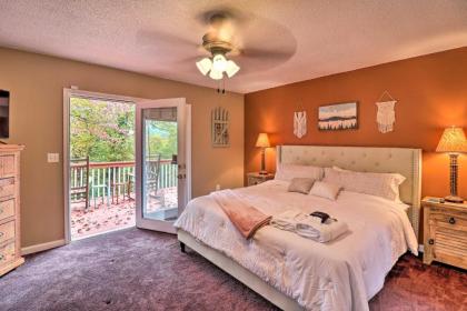 Cozy Rustic Red Cabin in Maggie Valley Club! - image 17