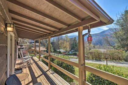 Quaint Maggie Valley Cabin with Mountain Views! - image 18