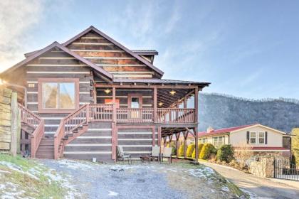 The Cabin at Marys Place with Mountain Views - image 2