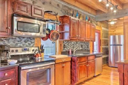 The Cabin at Marys Place with Mountain Views - image 7