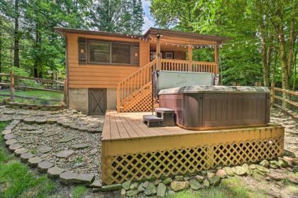 Hidden Creekside Cottage with Hot Tub and Grill! - image 3