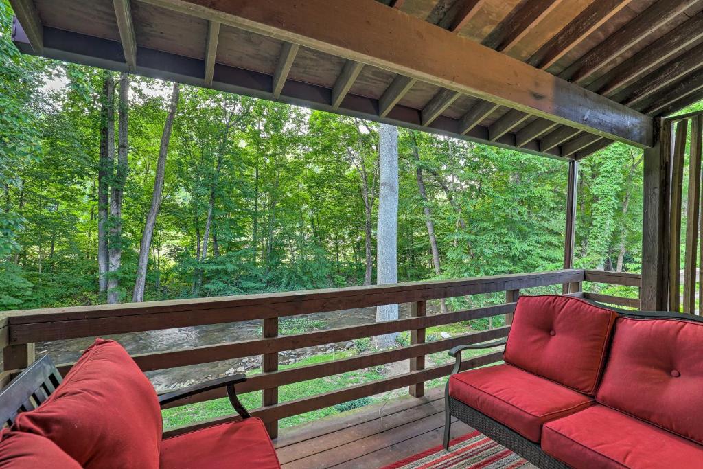 Creekside Getaway Less Than 7 Mi to Blue Ridge Pkwy! - main image