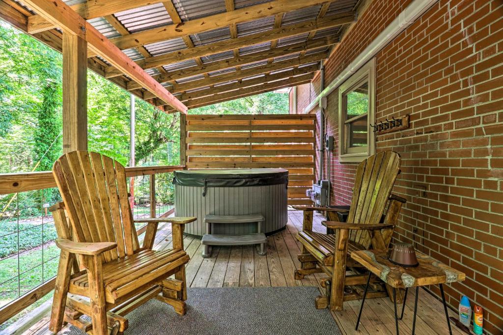 Luxury Creekside Maggie Valley Cabin with Deck! - main image