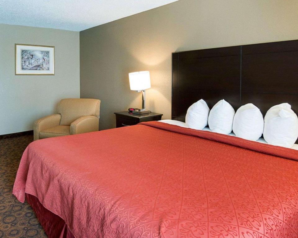 Quality Inn Magnolia - image 4