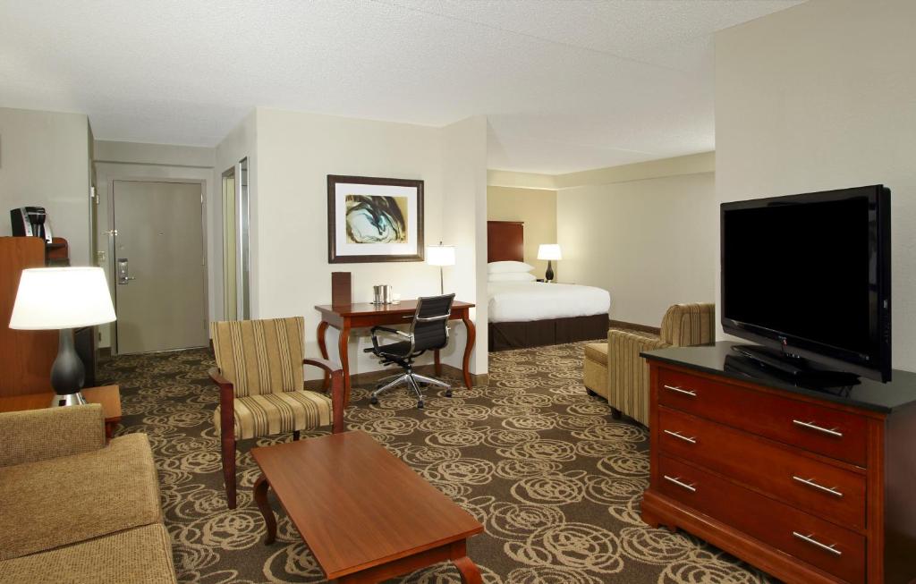 DoubleTree by Hilton Mahwah - image 7