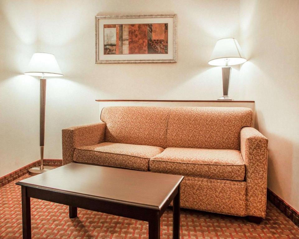 Comfort Suites Mahwah - Paramus - image 7