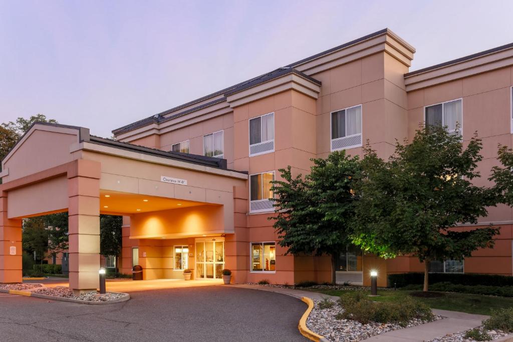 Fairfield Inn & Suites by Marriott Mahwah - main image