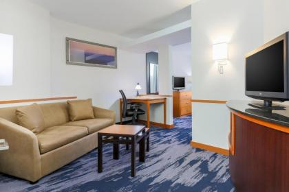 Fairfield Inn & Suites by Marriott Mahwah - image 11