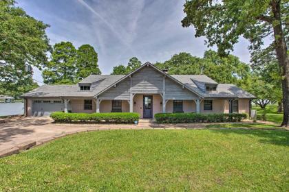 Upscale Lakefront Home with Boat Dock and Decks Texas