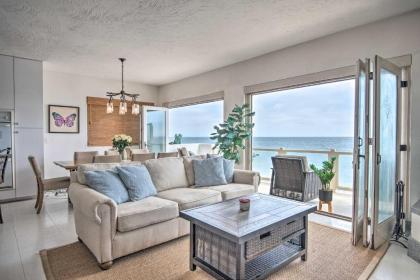 Beachfront Malibu House with 3 Decks Jacuzzi Sauna - image 8