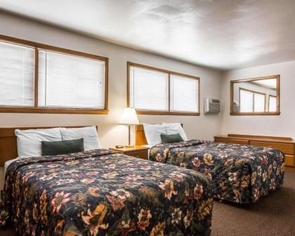 Econo Lodge Malone - image 14