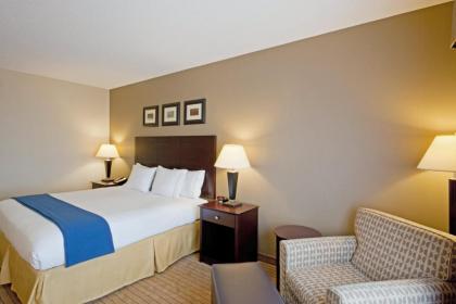 Holiday Inn Express & Suites Malone an IHG Hotel - image 11