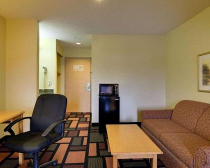 Quality Inn & Suites - image 10