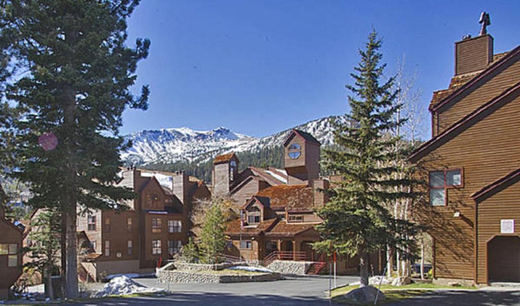 Aspen Creek by 101 Great Escapes - image 4