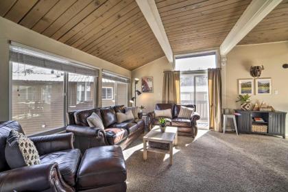 Mammoth Lakes Condo with Pool Less Than 5 Mi to Skiing! - image 5