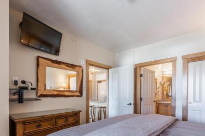 Juniper Springs Lodge #413 - Luxury Ski in Ski out! 2 Bedroom - image 14