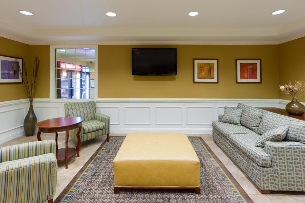 Candlewood Suites Manassas an IHG Hotel - image 3