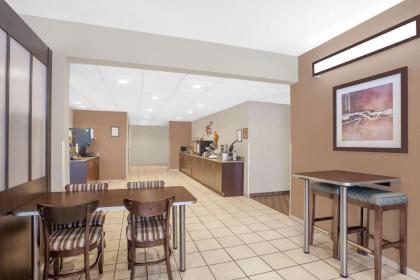 Microtel Inn & Suites by Wyndham Manchester - image 13