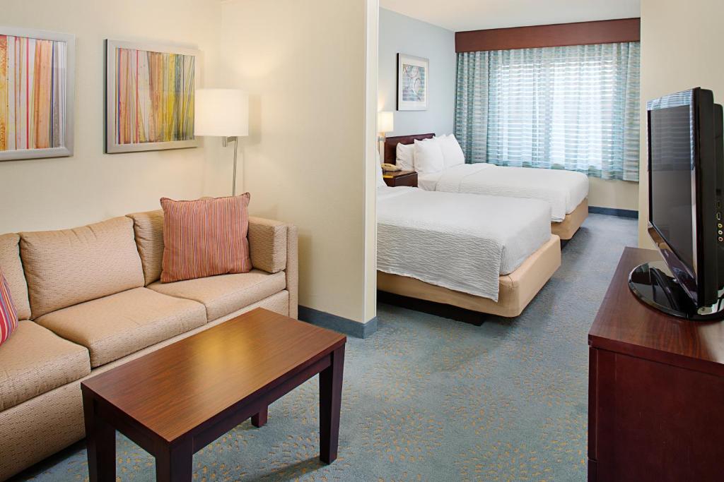 SpringHill Suites Manchester-Boston Regional Airport - image 4