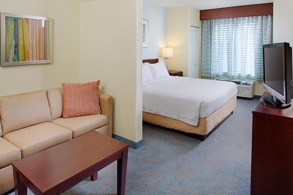 SpringHill Suites Manchester-Boston Regional Airport - image 5