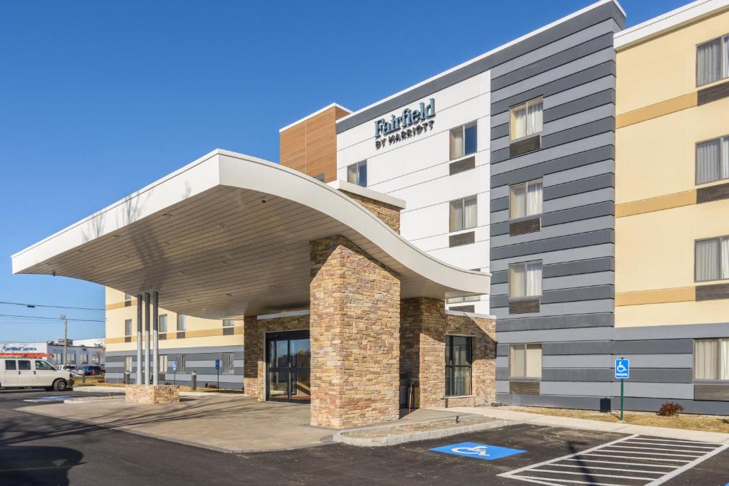 Fairfield Inn Manchester - Boston Regional Airport - main image