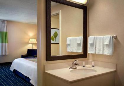 Fairfield Inn Manchester - Boston Regional Airport - image 12