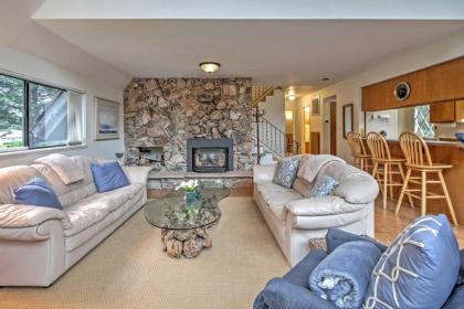 Creekside Chalet with Spa By Exclusive Irish Beach - image 15